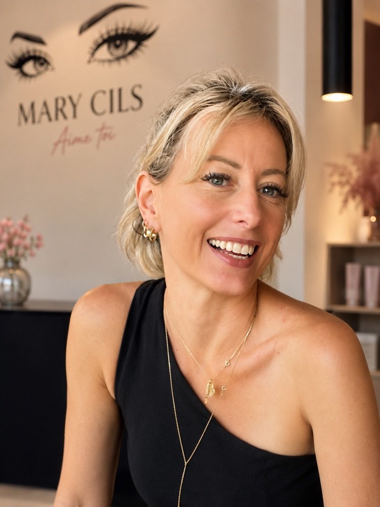 Ingrid, fondatrice de Mary Cils, dans son institut à Corné