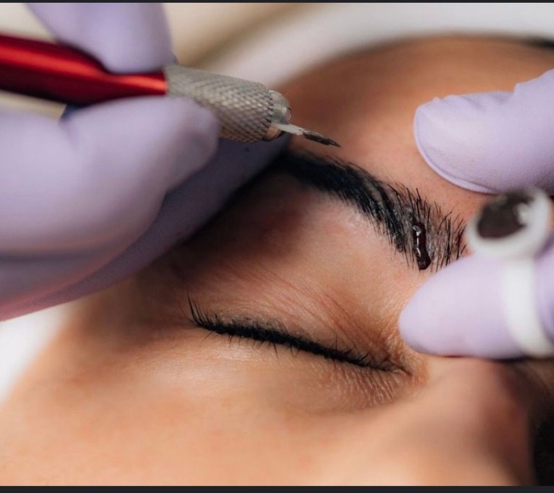 Microblading sourcils
